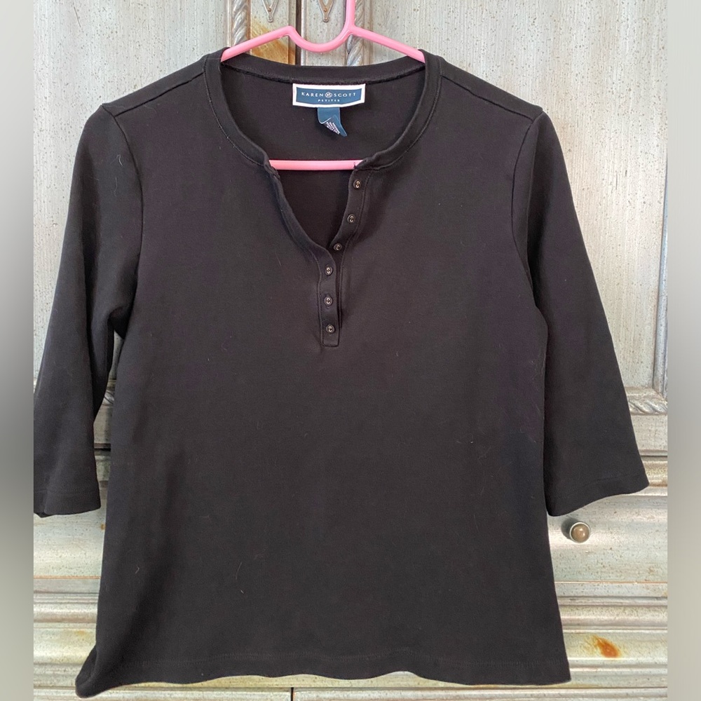 Black cotton collarless pullover with 3/4 sleeves